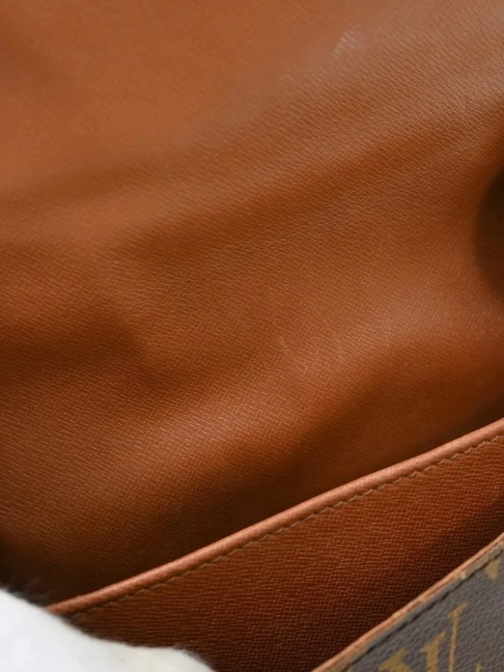 LOUIS VUITTON CARTOUCHIERE MM SHOULDER BAG